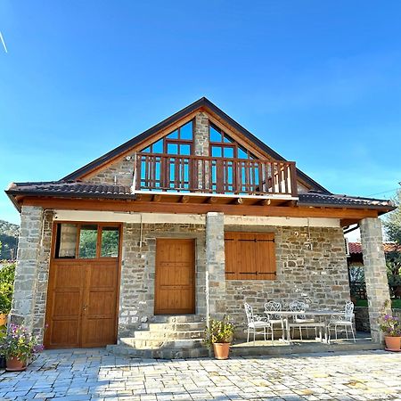 Vila Ramaj Berat Esterno foto