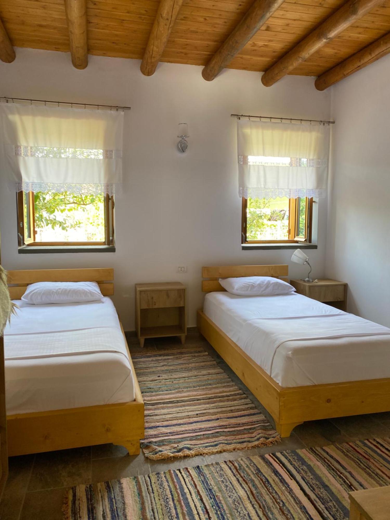 Vila Ramaj Berat Esterno foto