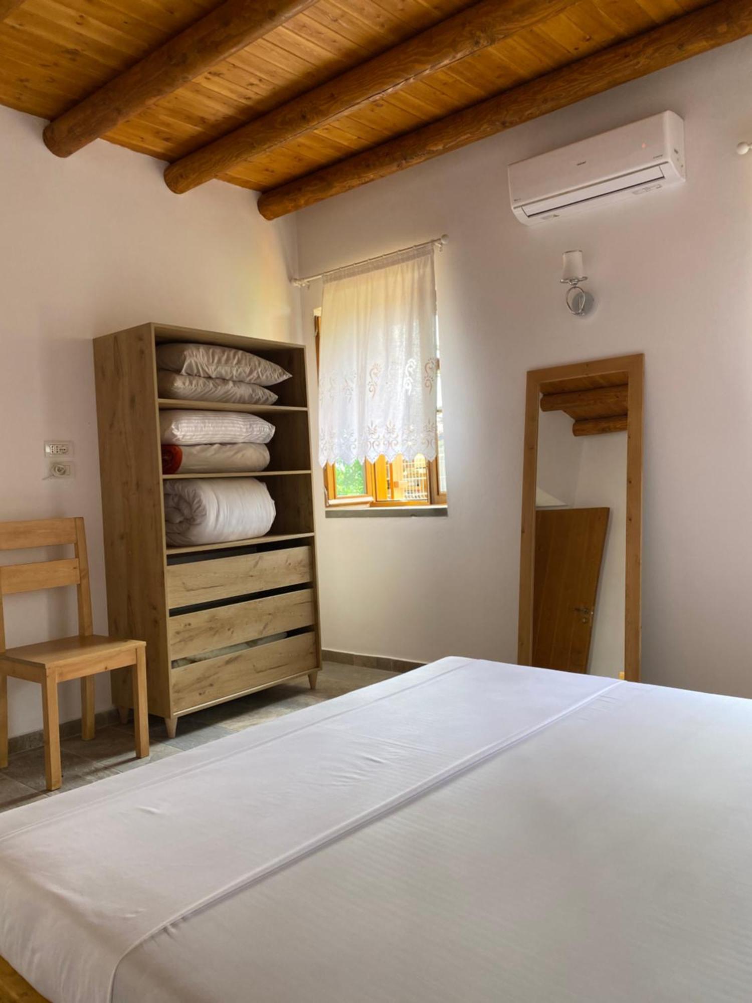 Vila Ramaj Berat Esterno foto